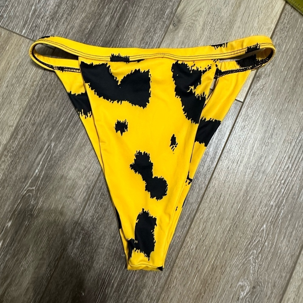 #4) very cute and sexy bikini bottom. New/ no tag